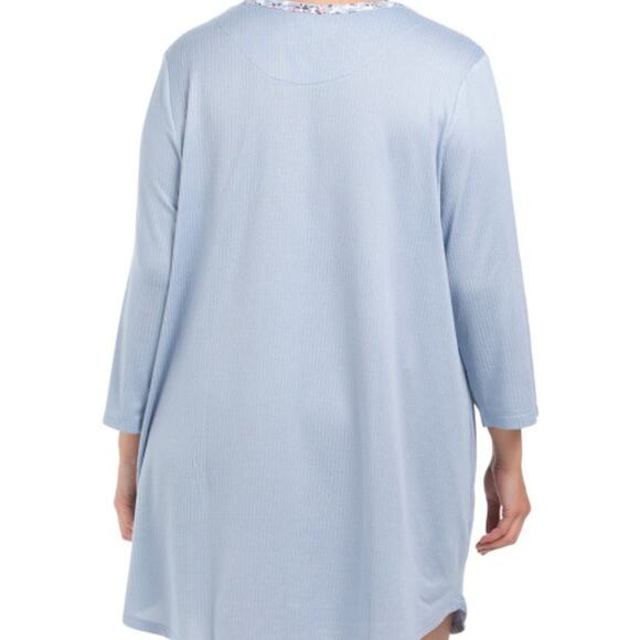 Ellen Tracy Women's Plus Nightgown Ribbed Henley Sleepshirt Soft Blue Size 3X - Picture 2 of 3